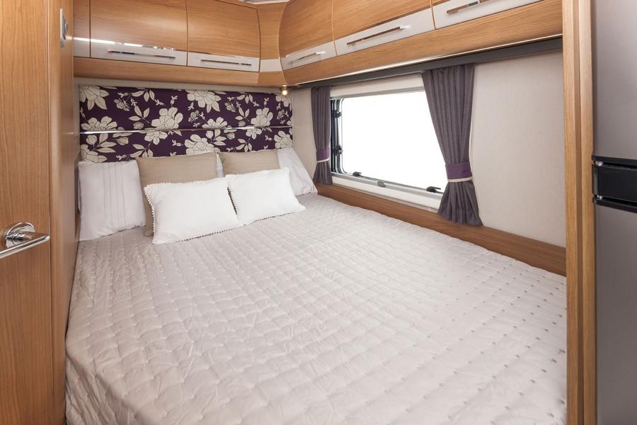 Интерьер Auto-Trail Tracker FB 2014 года  (фото 4 из 6)